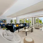 About Serenity Vila *