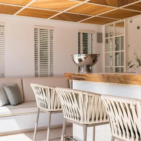 About Serenity Villa *