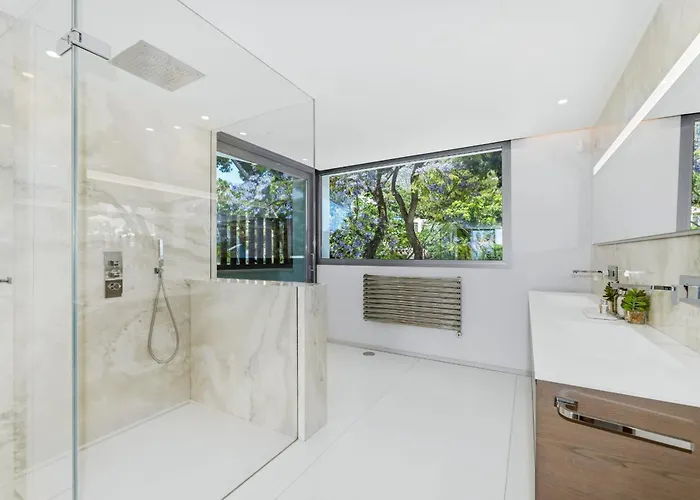 About Serenity Willa Marbella